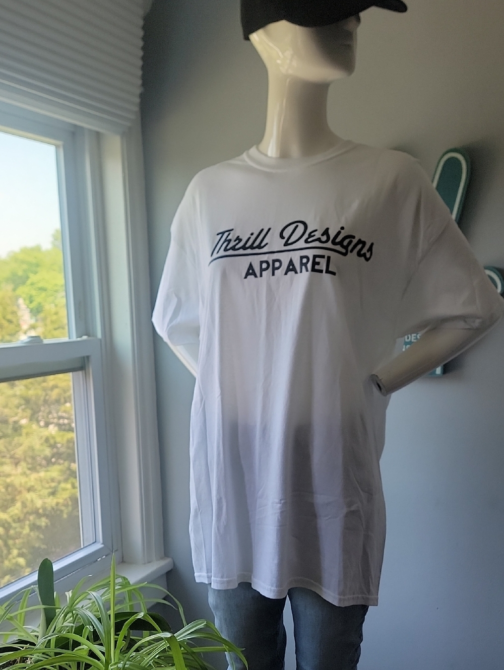 New! Unisex Thrill Graphic Tee